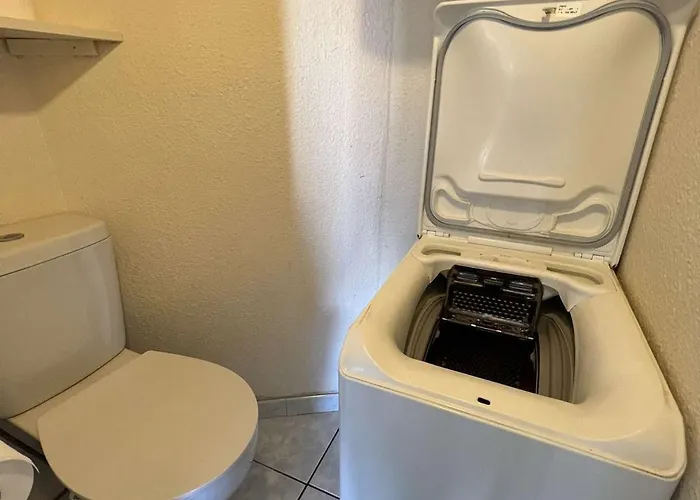 Mezzanine Avec Piscine, Clim, Parking Et Lave-linge - Proche - Fr-1-702-50