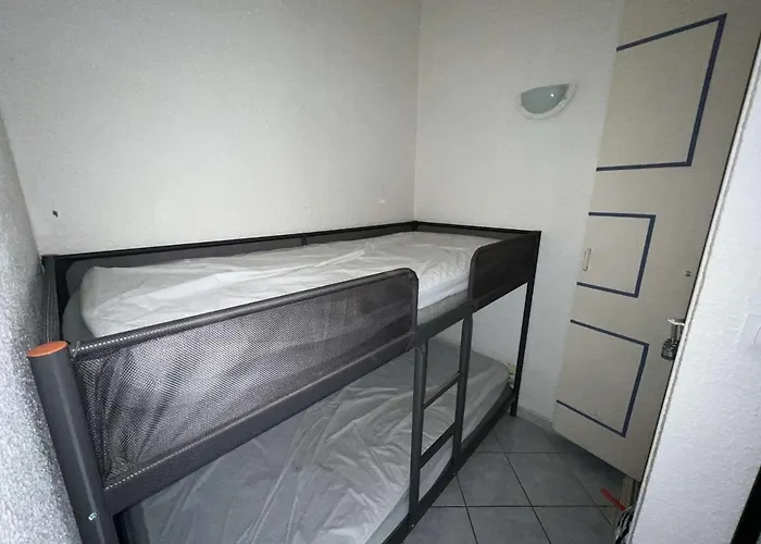 Mezzanine Avec Piscine, Clim, Parking Et Lave-linge - Proche - Fr-1-702-50 Apartment