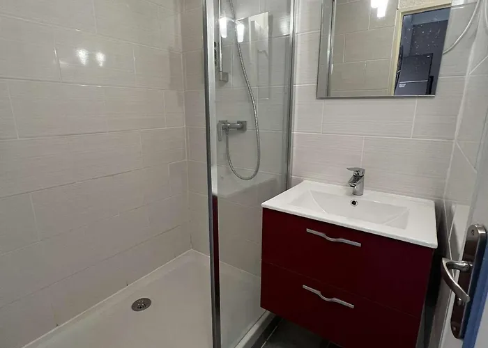 Apartment Mezzanine Avec Piscine, Clim, Parking Et Lave-linge - Proche - Fr-1-702-50 *