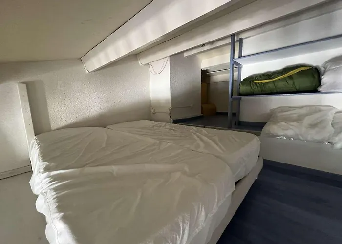 Mezzanine Avec Piscine, Clim, Parking Et Lave-linge - Proche - Fr-1-702-50 * Agde